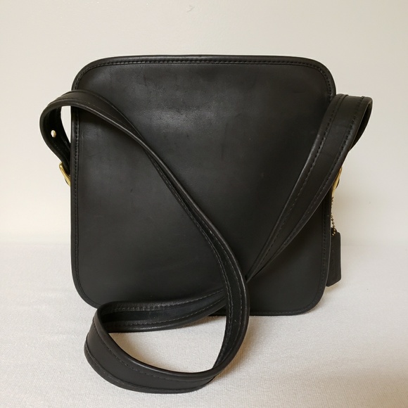 Coach Vintage Blk Crossbody - Picture 1 of 8